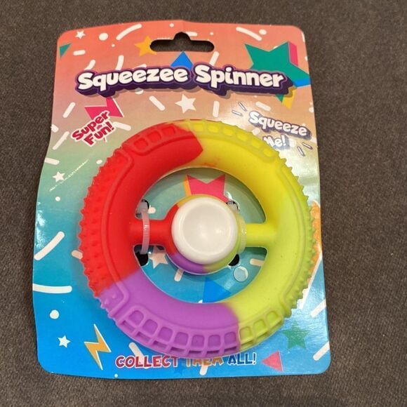 Squeezee Spinner Fidget Spinner Toy Bundle NEW (4 Different Colors) - Picture 5 of 6